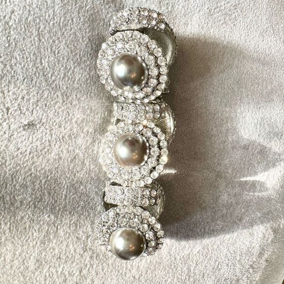 Silver statement pearl rhinestone bracelet - Picture 1 of 3